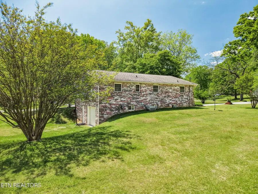 409 Lawnville Rd, Kingston, TN 37763 - #3
