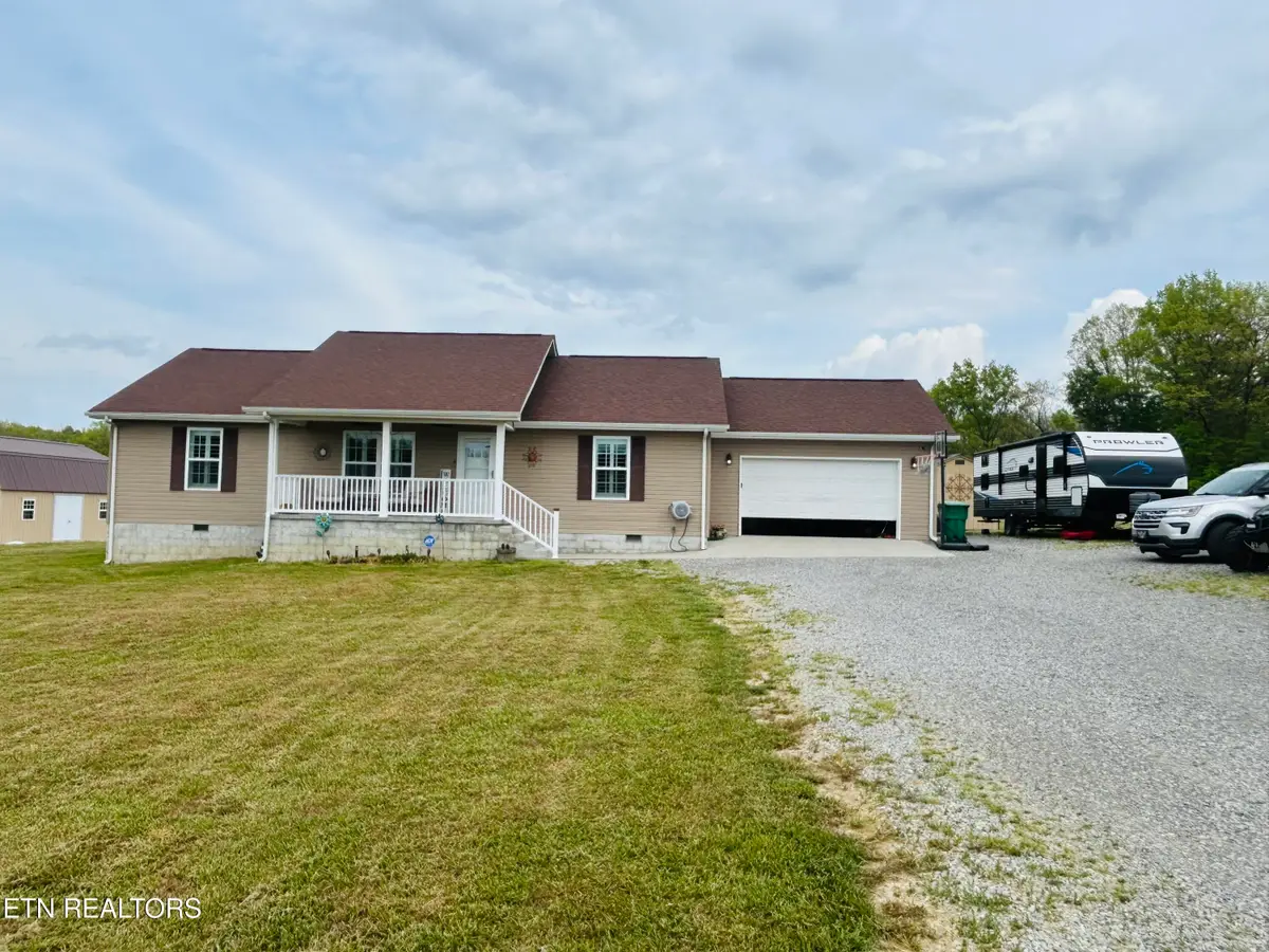 233 Georgee Rd, Jamestown, TN 38556 - #1