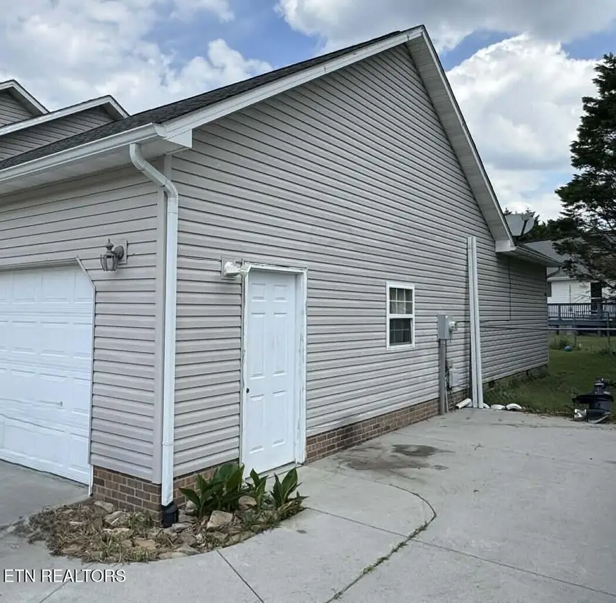 218 Wind Chase Drive, Madisonville, TN 37354 - #2