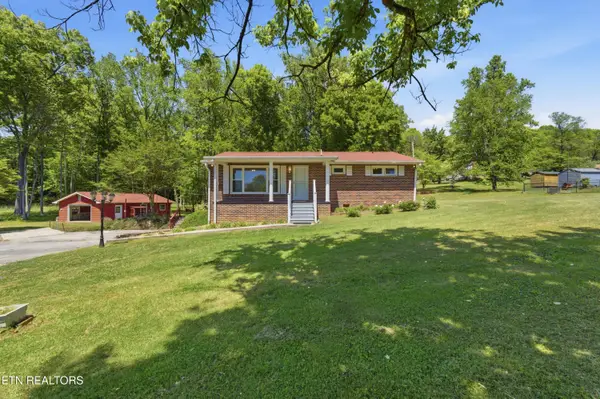 219 Evergreen St, Harriman, TN 37748