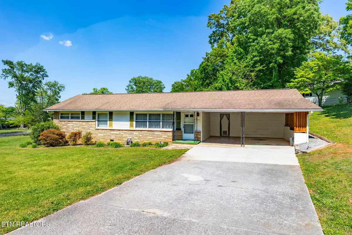 4619 Tanglewood Rd, Knoxville, TN 37912 - #1