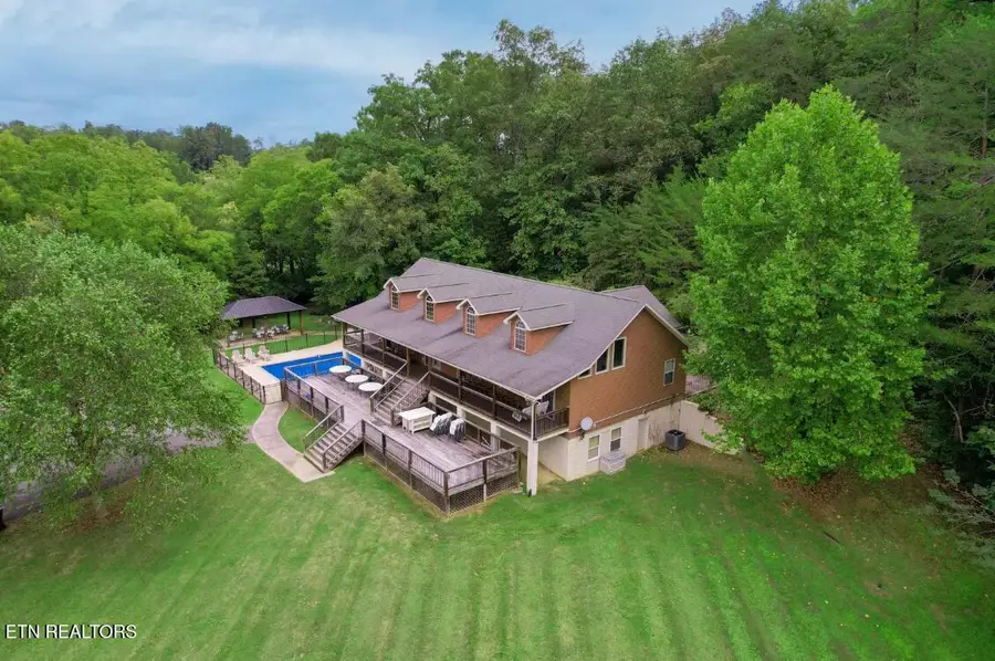 665 Gists Creek Rd, Sevierville, TN 37876 - #2