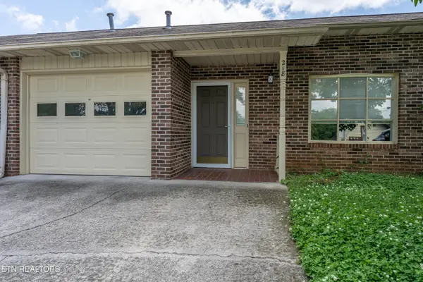 218 S Magnolia St, Maryville, TN 37803