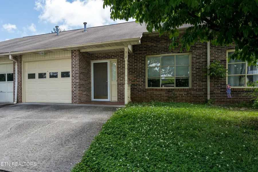 218 S Magnolia St, Maryville, TN 37803 - #2