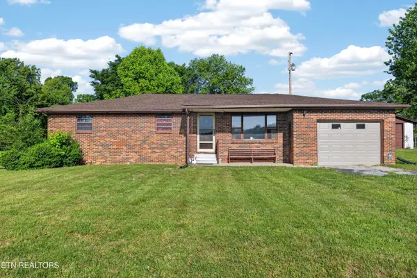 1018 New Hope Rd, Hilham, TN 38568