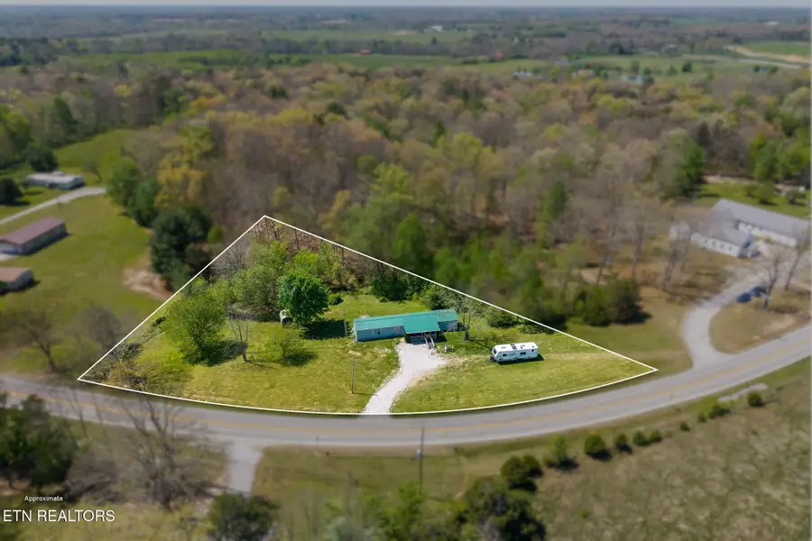5959 Nashville Hwy, Deer Lodge, TN 37726 - #2