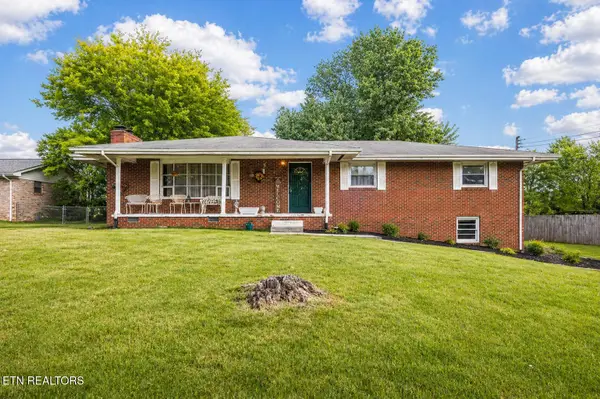 8012 Sharp Rd, Powell, TN 37849