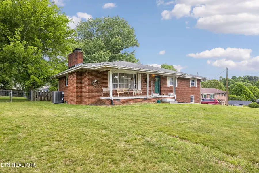 8012 Sharp Rd, Powell, TN 37849 - #2