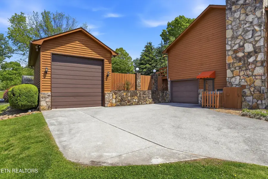 802 Oxford Hills Drive, Maryville, TN 37803 - #3
