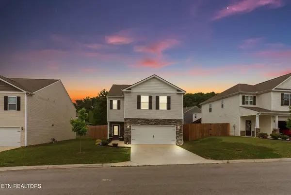 2922 Red Flame Rd, Knoxville, TN 37921