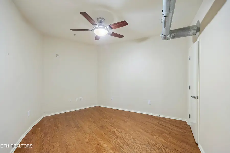 440 Walnut St #305, Knoxville, TN 37902 - #3