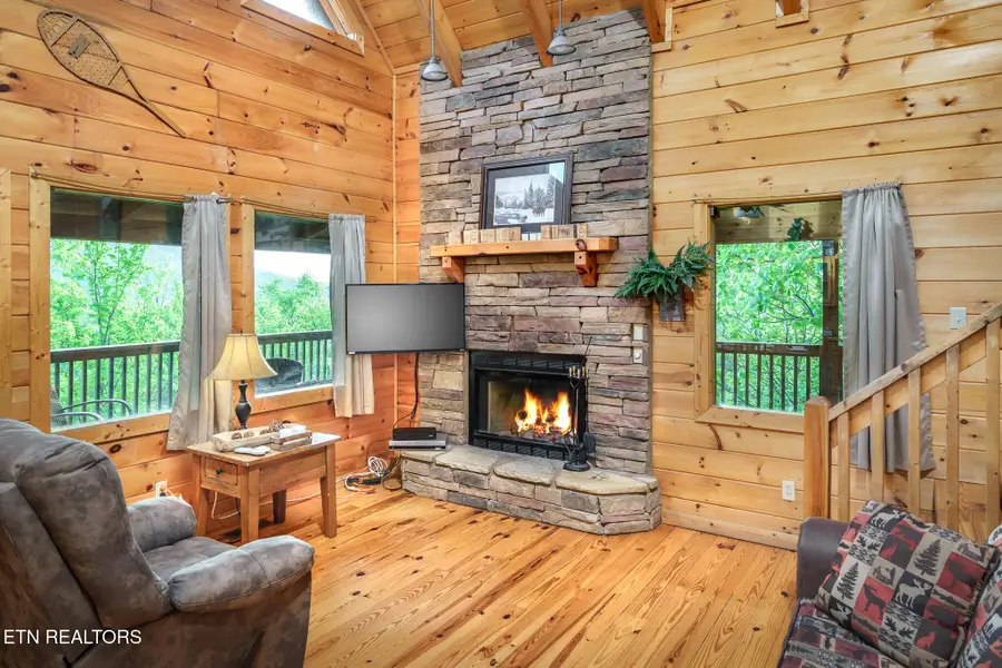 3129 Smokies Edge Rd, Sevierville, TN 37862 - #2