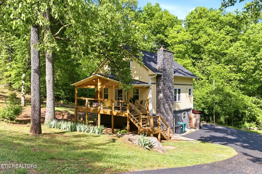 3905 Light Pink Rd, Louisville, TN 37777 - #2