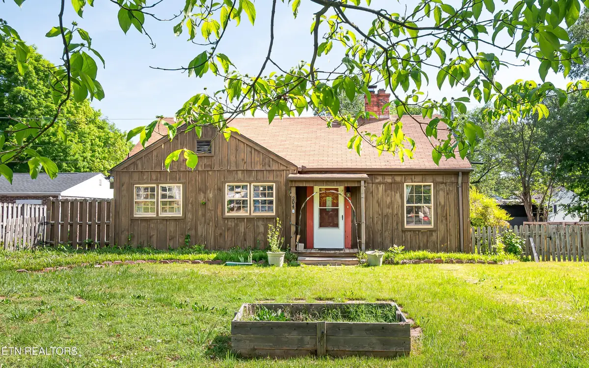 204 Rose Ave, Alcoa, TN 37701 - #1