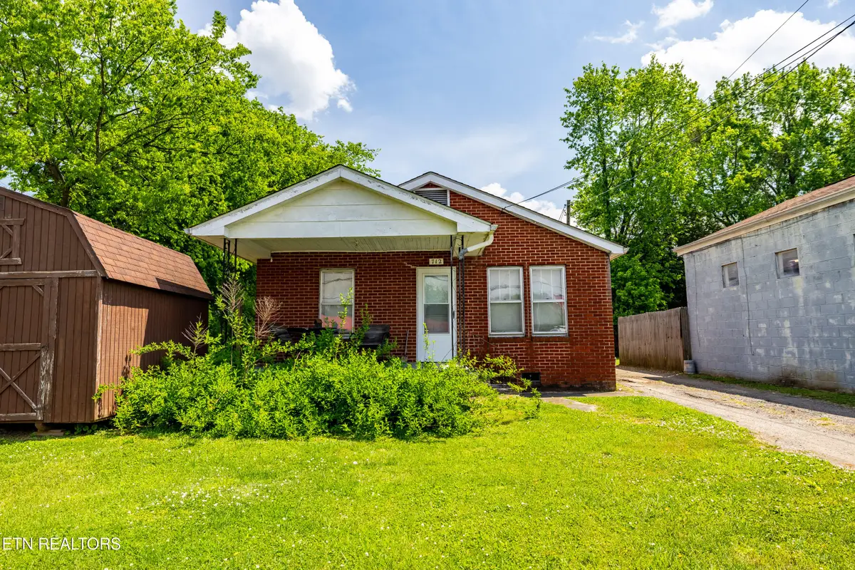 712 E Lincoln Rd, Maryville, TN 37804 - #1