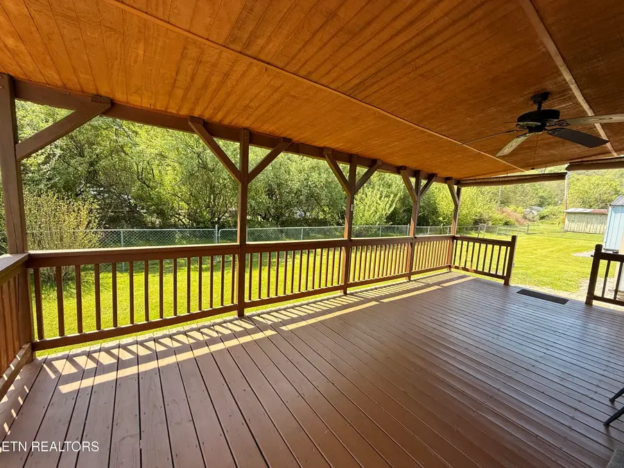 854 Oakdale St, Appalachia, VA 24216 - #2