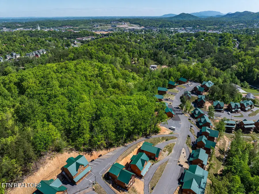 826 String Run Way, Pigeon Forge, TN 37863 - #2
