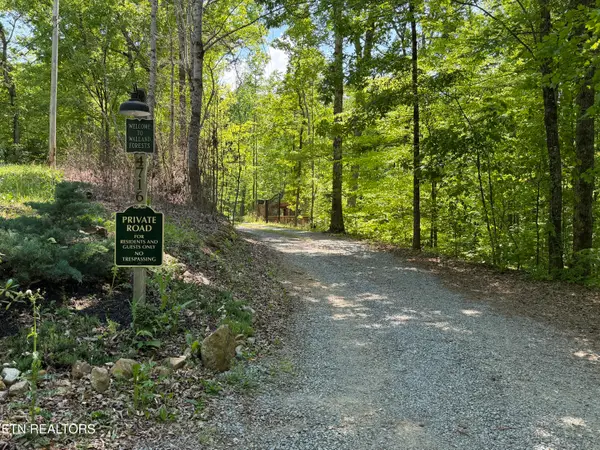 4716 Fred Jennings Rd, Walland, TN 37886