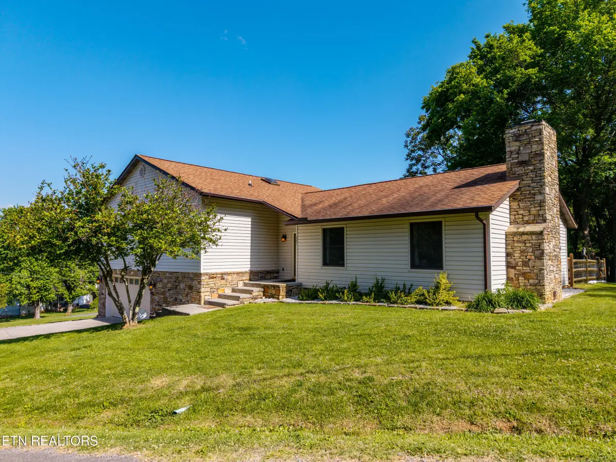 401 Edgewood Tr, Newport, TN 37821 - #1