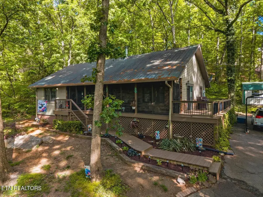 928 E Cross Rd, Dandridge, TN 37725 - #3