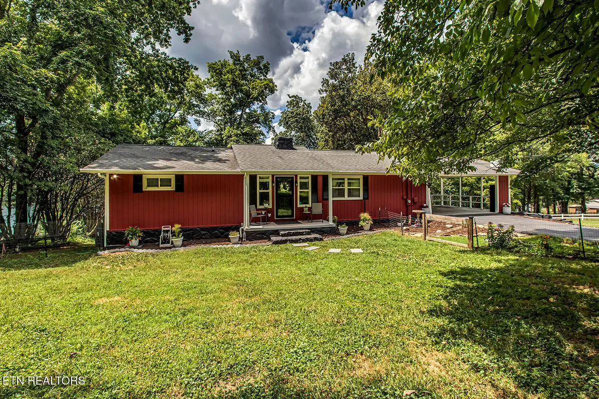 2163 Sugar Grove Valley Rd, Harriman, TN 37748 - #1