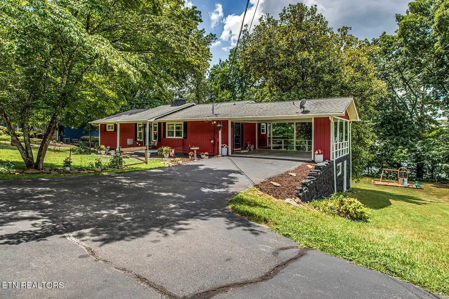 2163 Sugar Grove Valley Rd, Harriman, TN 37748 - #2