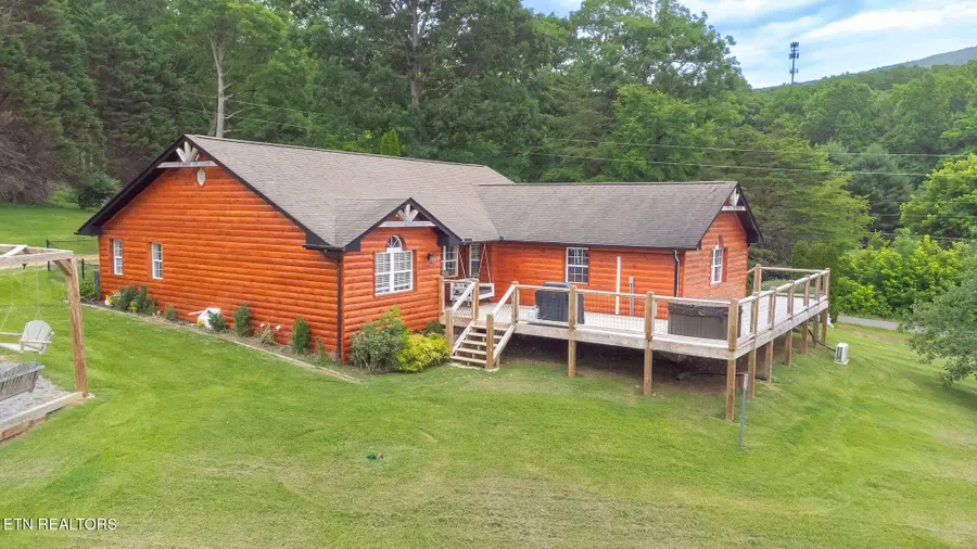 3307 Valley High Rd, Sevierville, TN 37862 - #3
