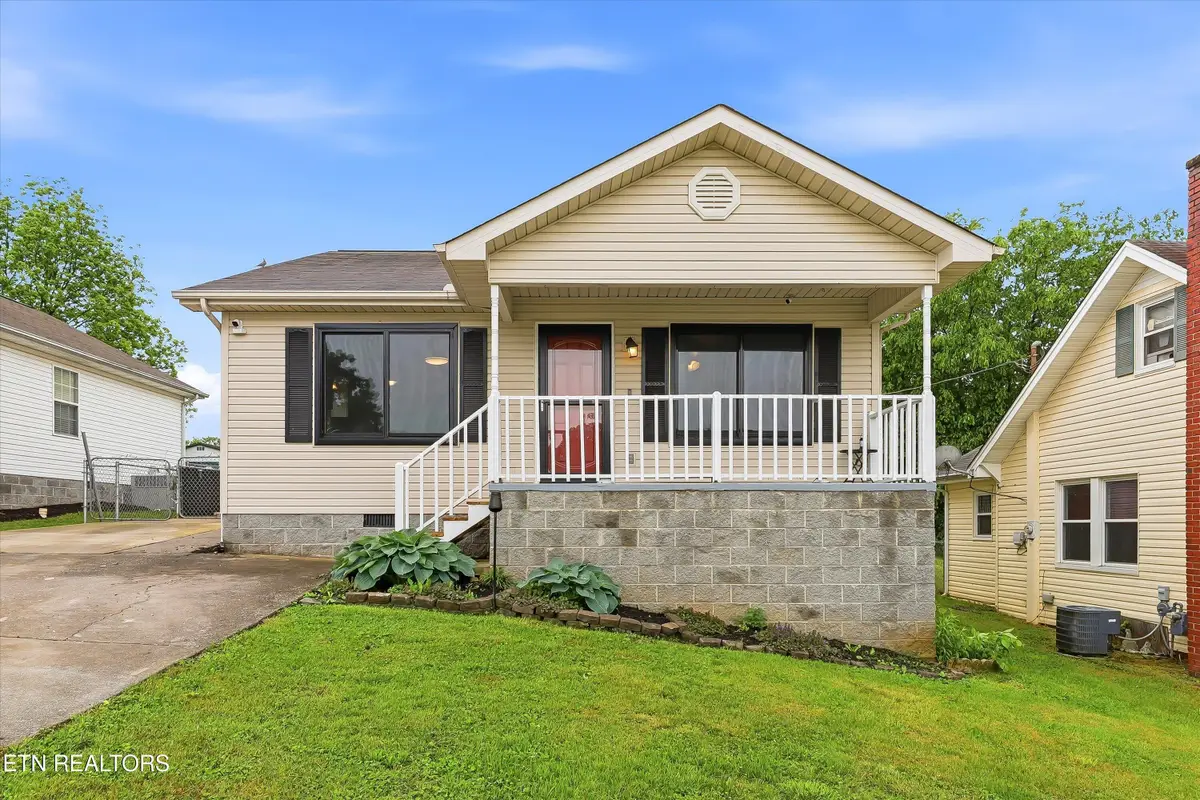 311 Henderson St, Maryville, TN 37804 - #1