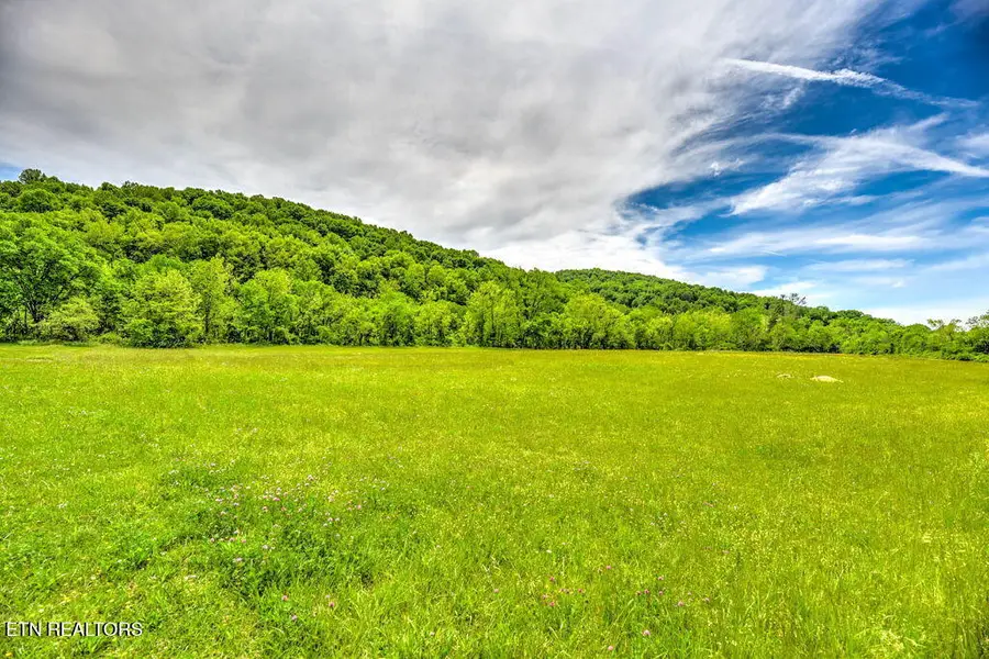2073 Oliver Springs Hwy, Clinton, TN 37716 - #2