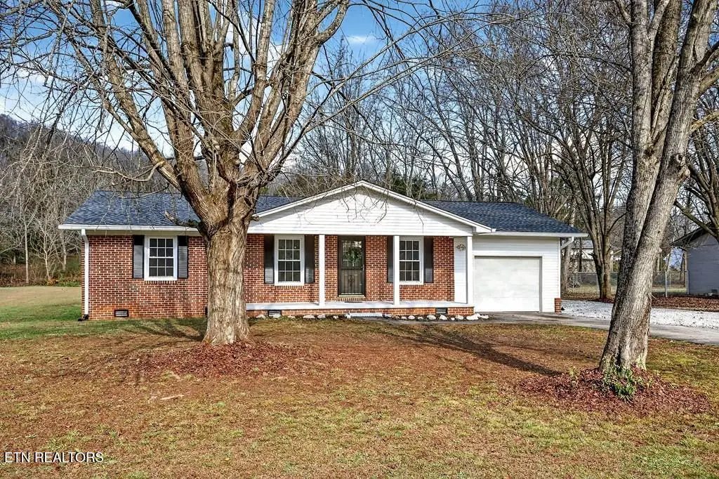 396 Jefferson Ave, Sparta, TN 38583 - #1