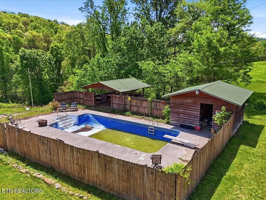 151 Rolen Rd, New Tazewell, TN 37825 - #3