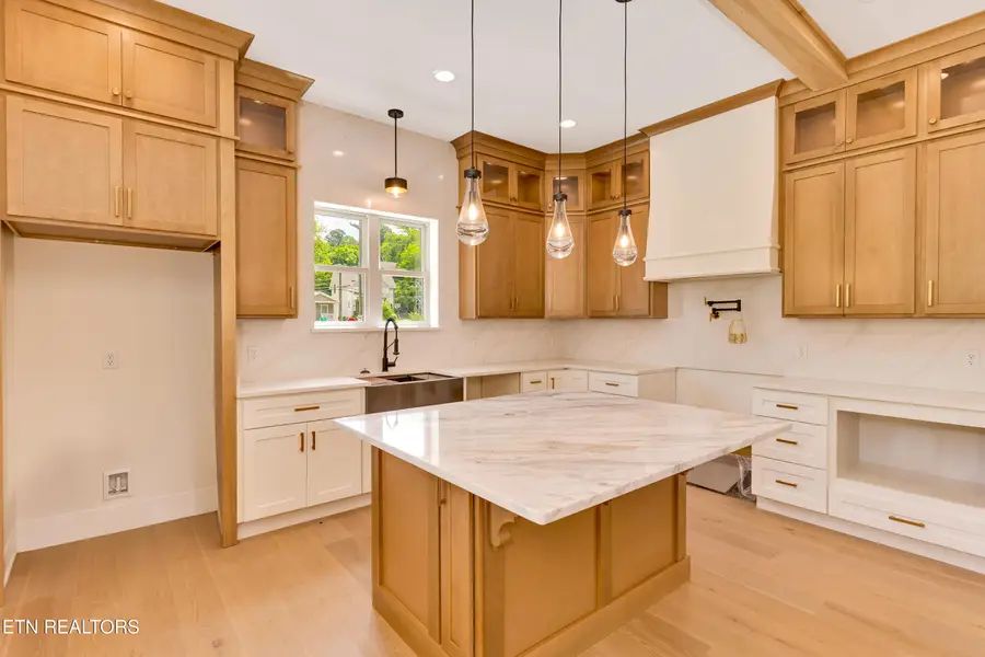 1402 W 55th St, Chattanooga, TN 37409 - #3