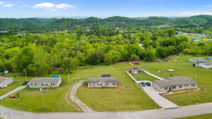 604 Elaine Drive, Tazewell, TN 37879 - #3