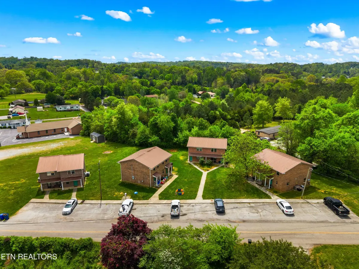 3229 Blue Springs Rd, Strawberry Plains, TN 37871 - #1