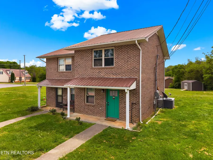 3229 Blue Springs Rd, Strawberry Plains, TN 37871 - #3