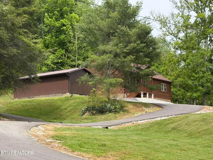 542 Whitman Hollow Rd, Lafollette, TN 37766 - #2