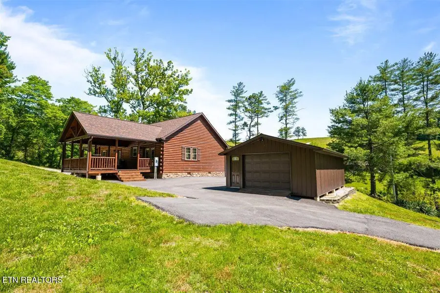 542 Whitman Hollow Rd, Lafollette, TN 37766 - #3