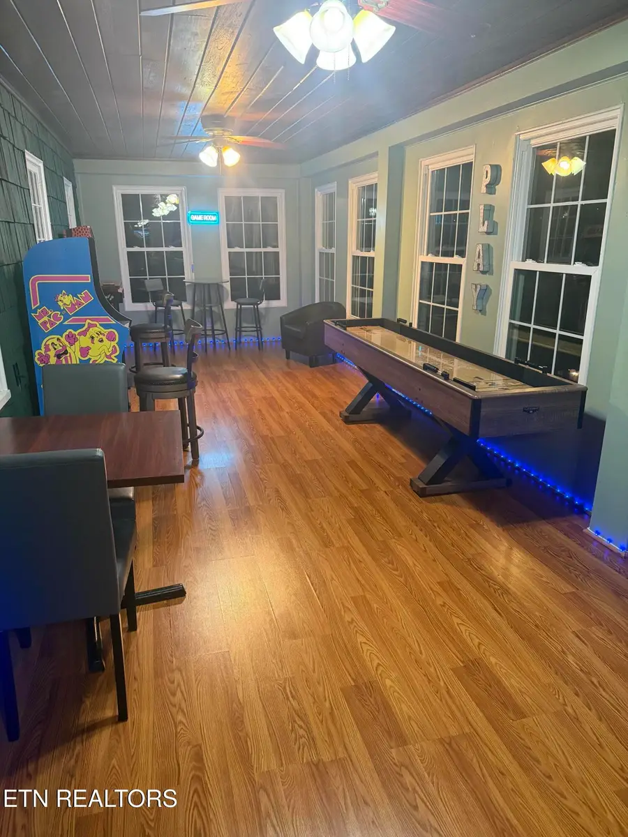 204 Hill St, Gatlinburg, TN 37738 - #3