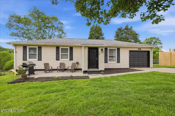 1847 Nandina Drive, Maryville, TN 37801