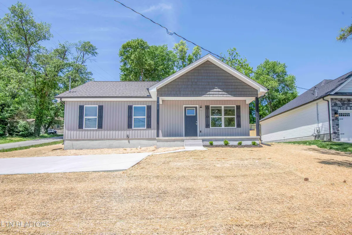 912 Mcadoo St, Clinton, TN 37716 - #1