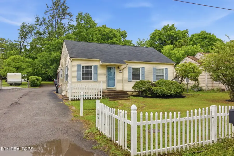 3113 Boright Drive, Knoxville, TN 37917 - #2