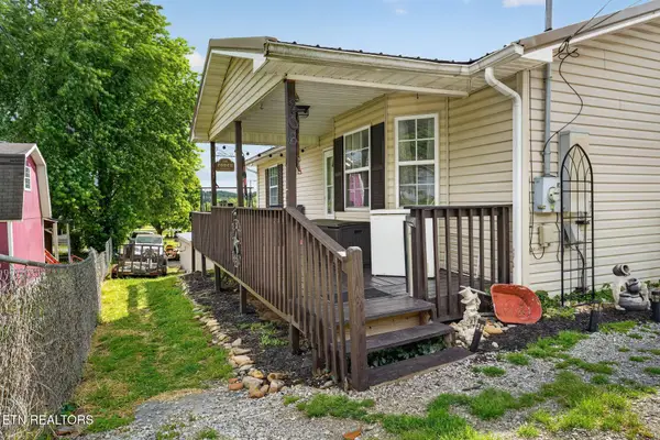 206 E Maple St, Caryville, TN 37714