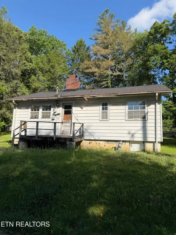 105 E Maiden Lane, Oak Ridge, TN 37830