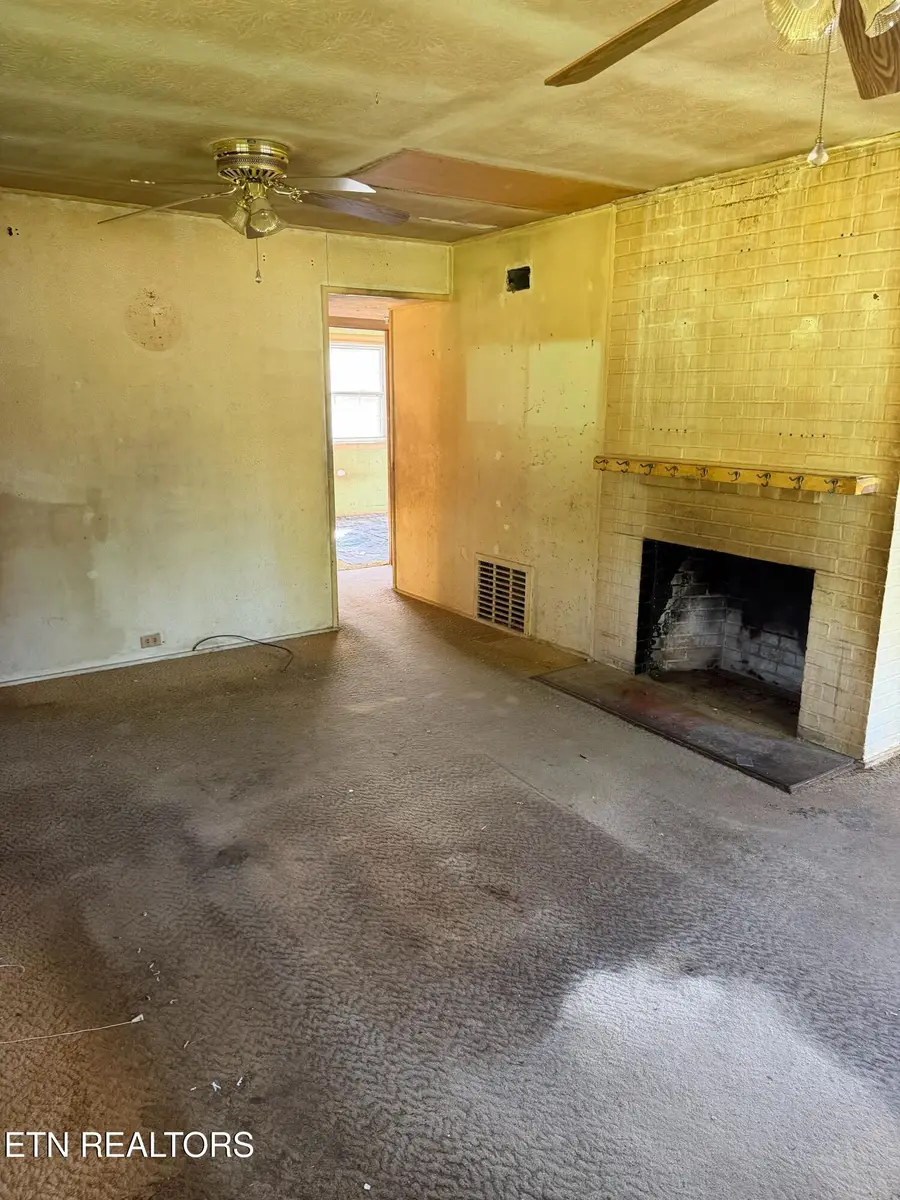105 E Maiden Lane, Oak Ridge, TN 37830 - #3