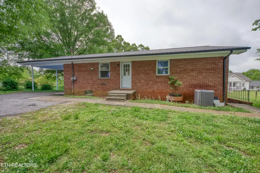 1010 W Morris St, Sweetwater, TN 37874 - #3