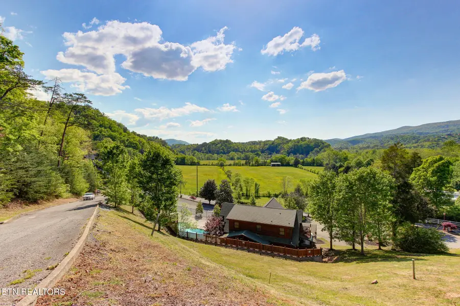 1801 Stone Wood Way, Pigeon Forge, TN 37862 - #2