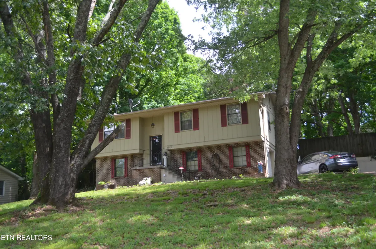 1918 Highland Rd, Maryville, TN 37801 - #1