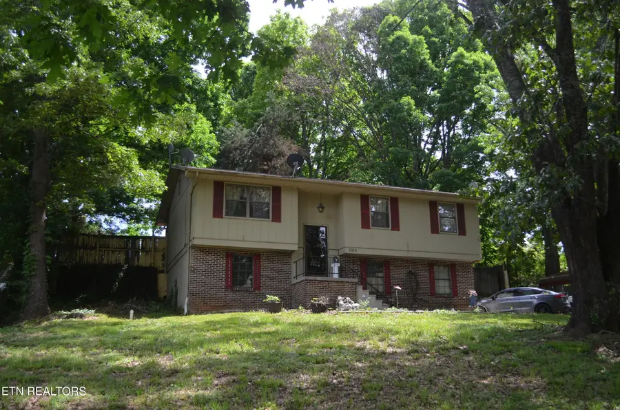 1918 Highland Rd, Maryville, TN 37801 - #2