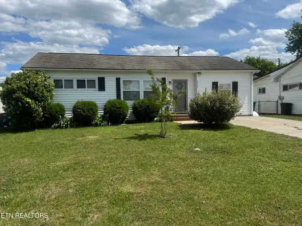 2522 Marshall St, Maryville, TN 37804