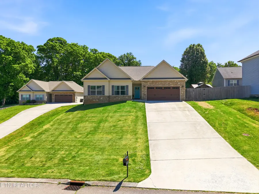 814 Mackenzie Drive, Maryville, TN 37804 - #2